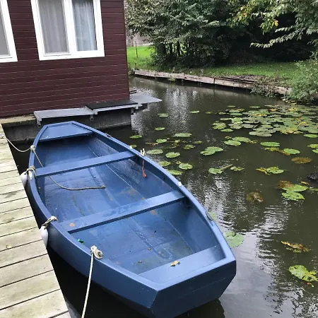 Houseboat Linquenda * Woubrugge