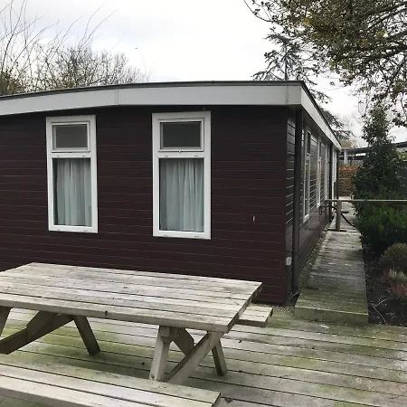 Houseboat Linquenda Woubrugge