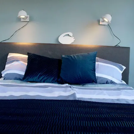 Houseboat Linquenda *