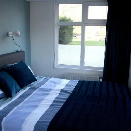 Houseboat Linquenda *