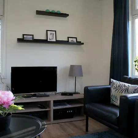 Nyaraló Houseboat Linquenda *