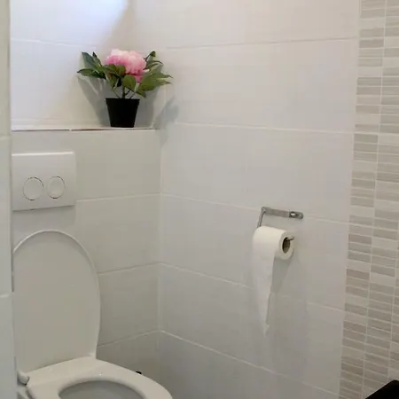 Nyaraló Houseboat Linquenda *