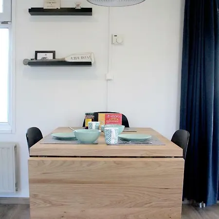 Houseboat Linquenda * Woubrugge