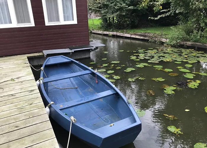 Houseboat Linquenda * Woubrugge