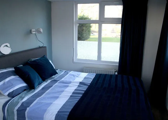 Houseboat Linquenda *